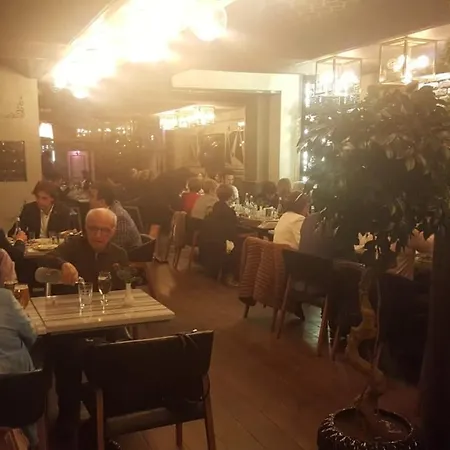 佩拉萨纳特酒店