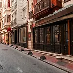 Sanat Boutique Pera 3*