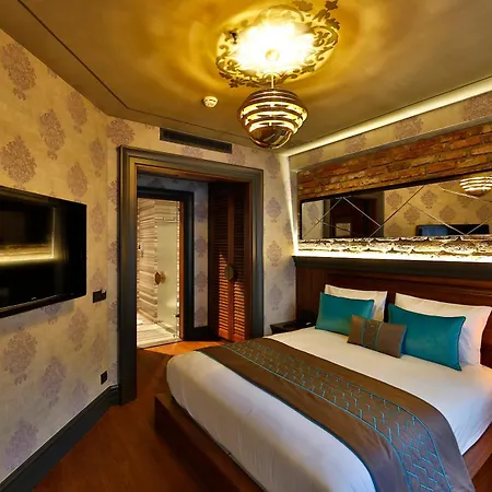 Sanat Boutique Pera